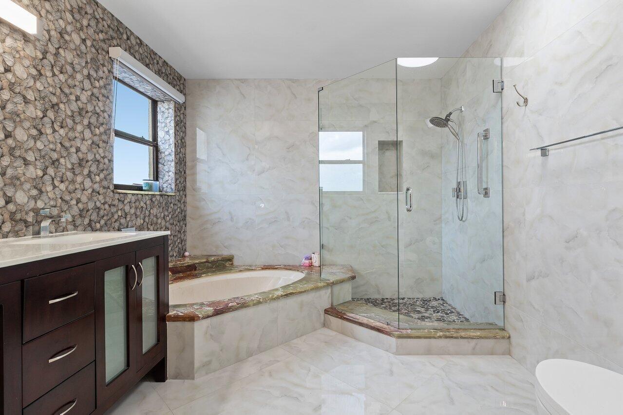 7578 Regency Lake Drive 802