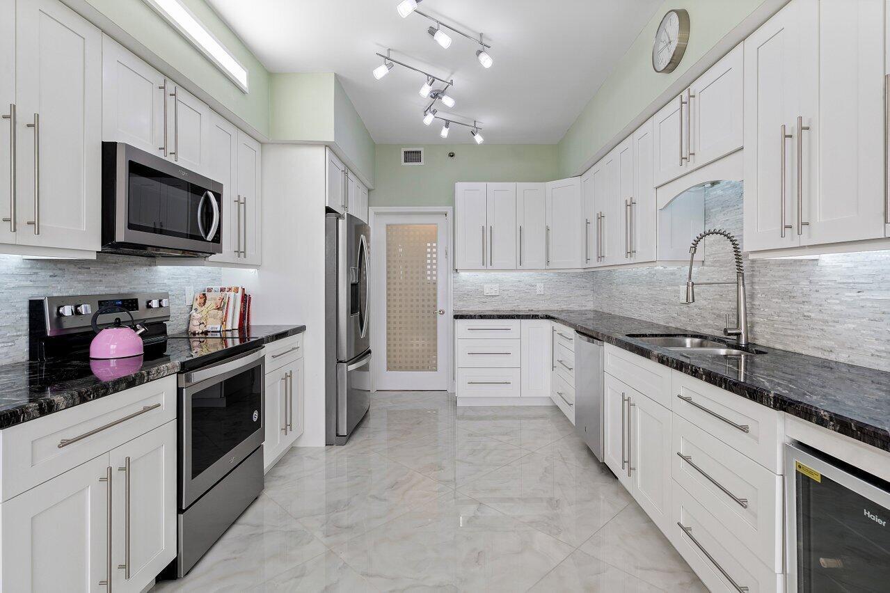 7578 Regency Lake Drive 802