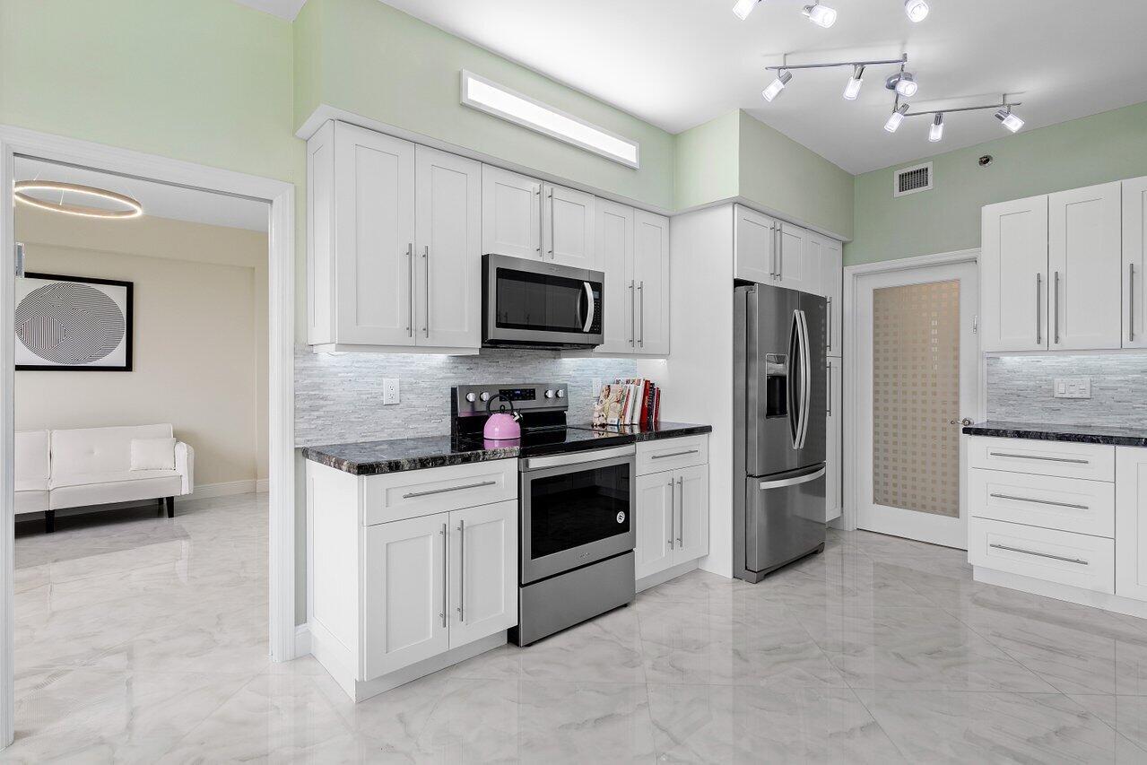 7578 Regency Lake Drive 802