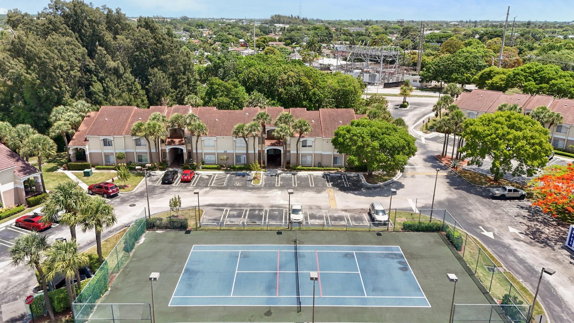 815 W Boynton Beach Boulevard 16-103