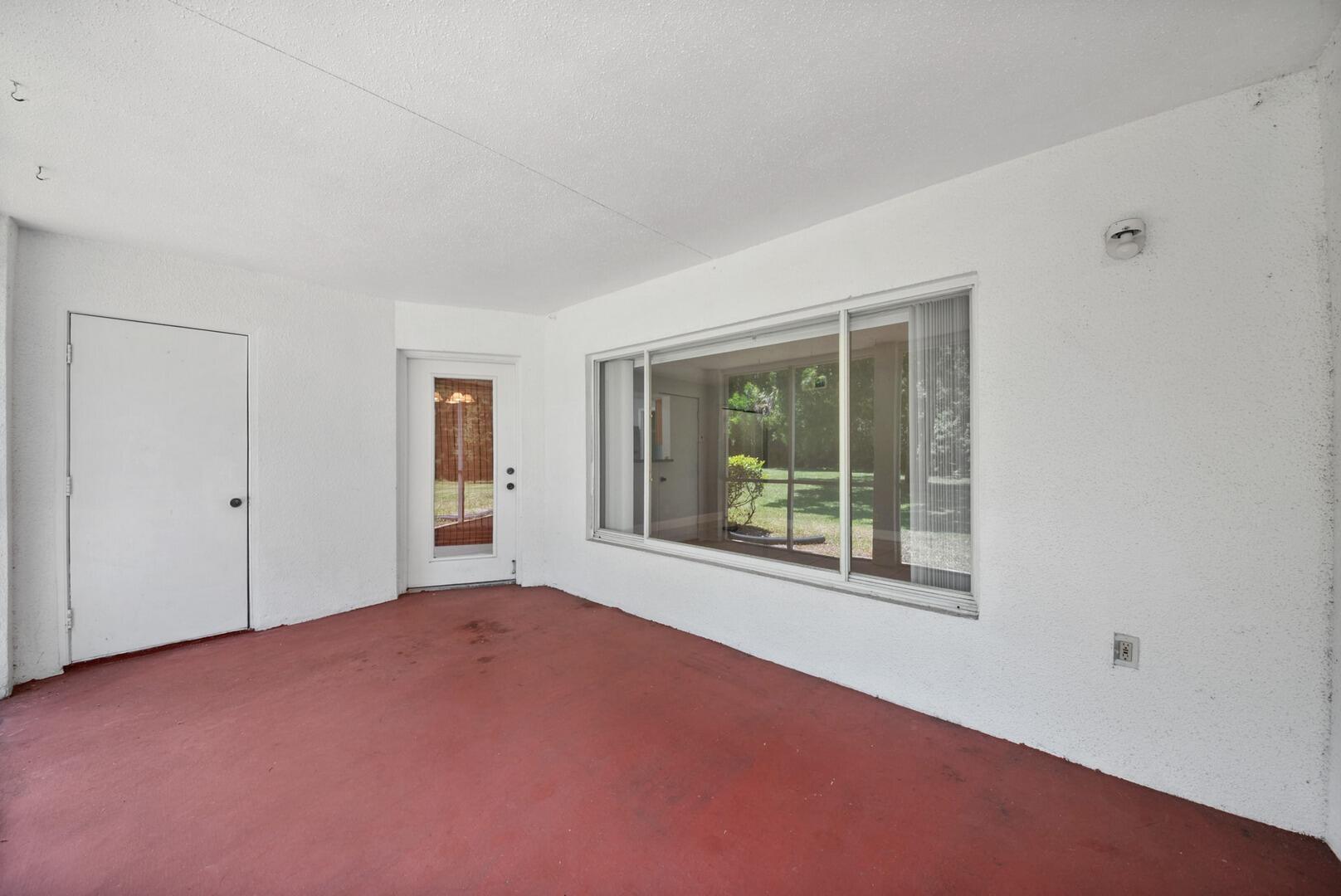 815 W Boynton Beach Boulevard 16-103