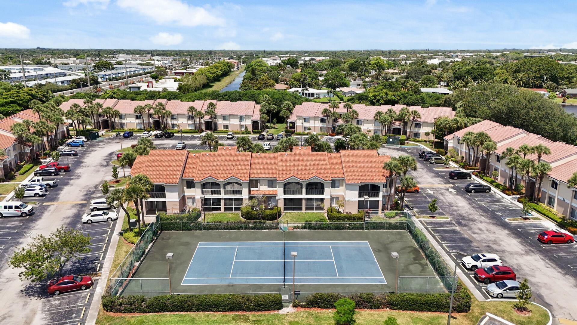 815 W Boynton Beach Boulevard 16-103