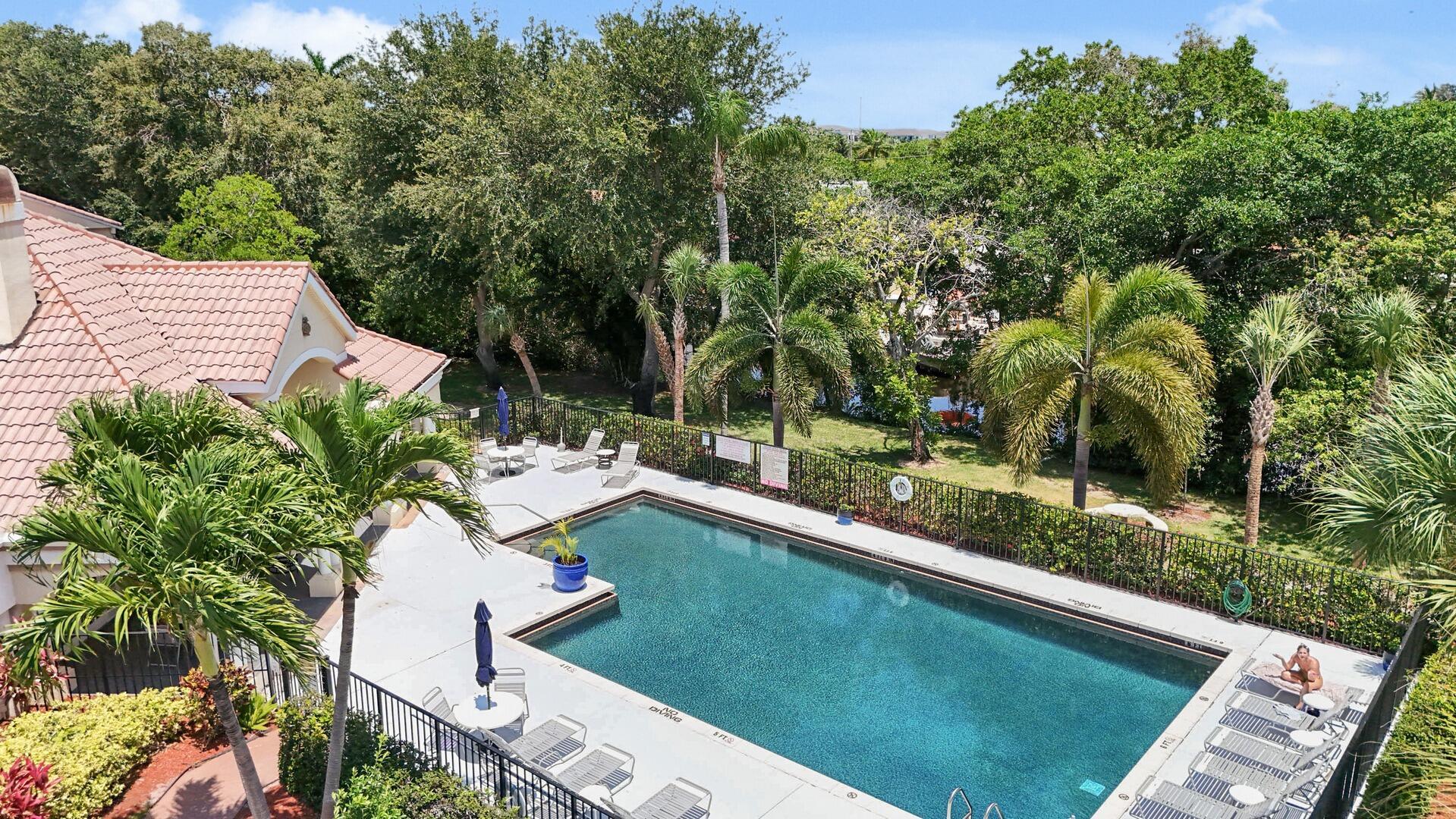 815 W Boynton Beach Boulevard 16-103