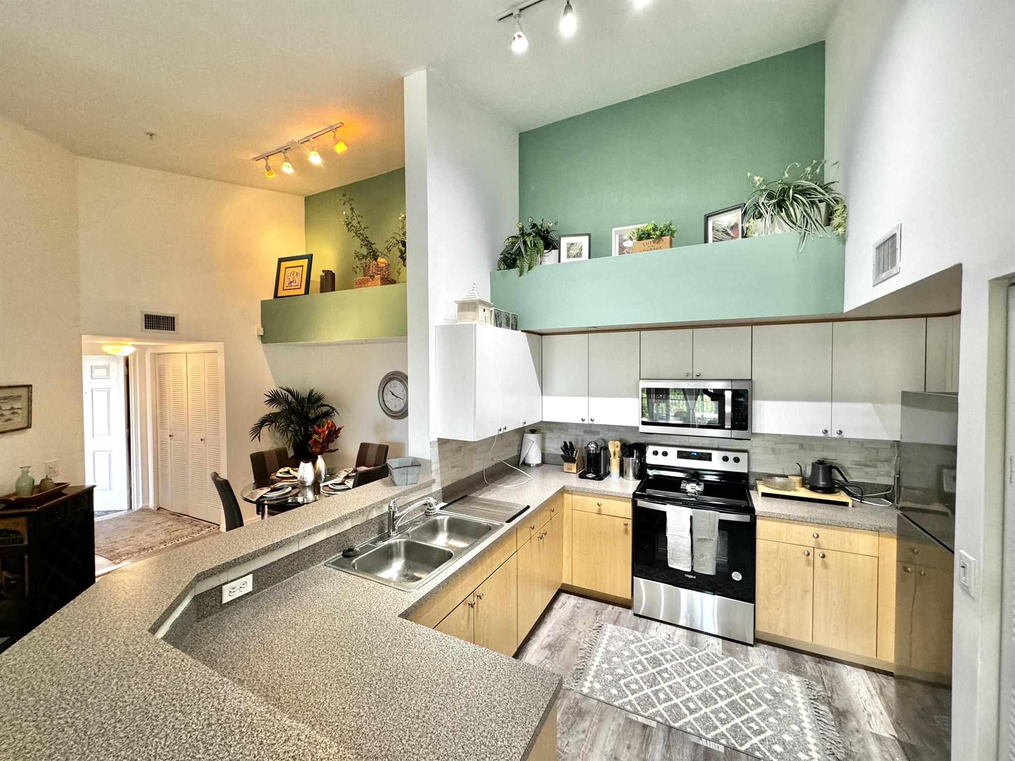 1119 Villa Circle