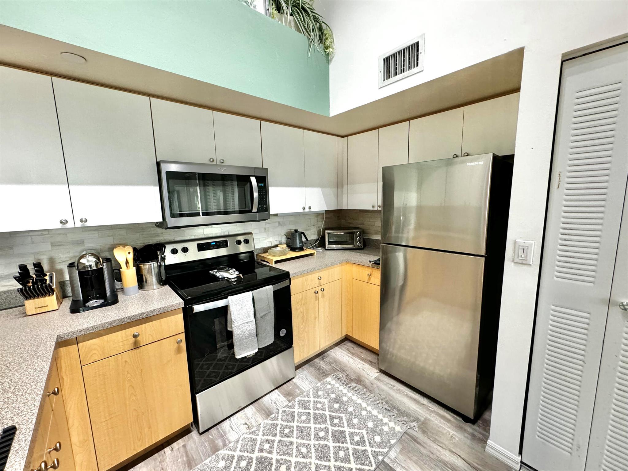 1119 Villa Circle