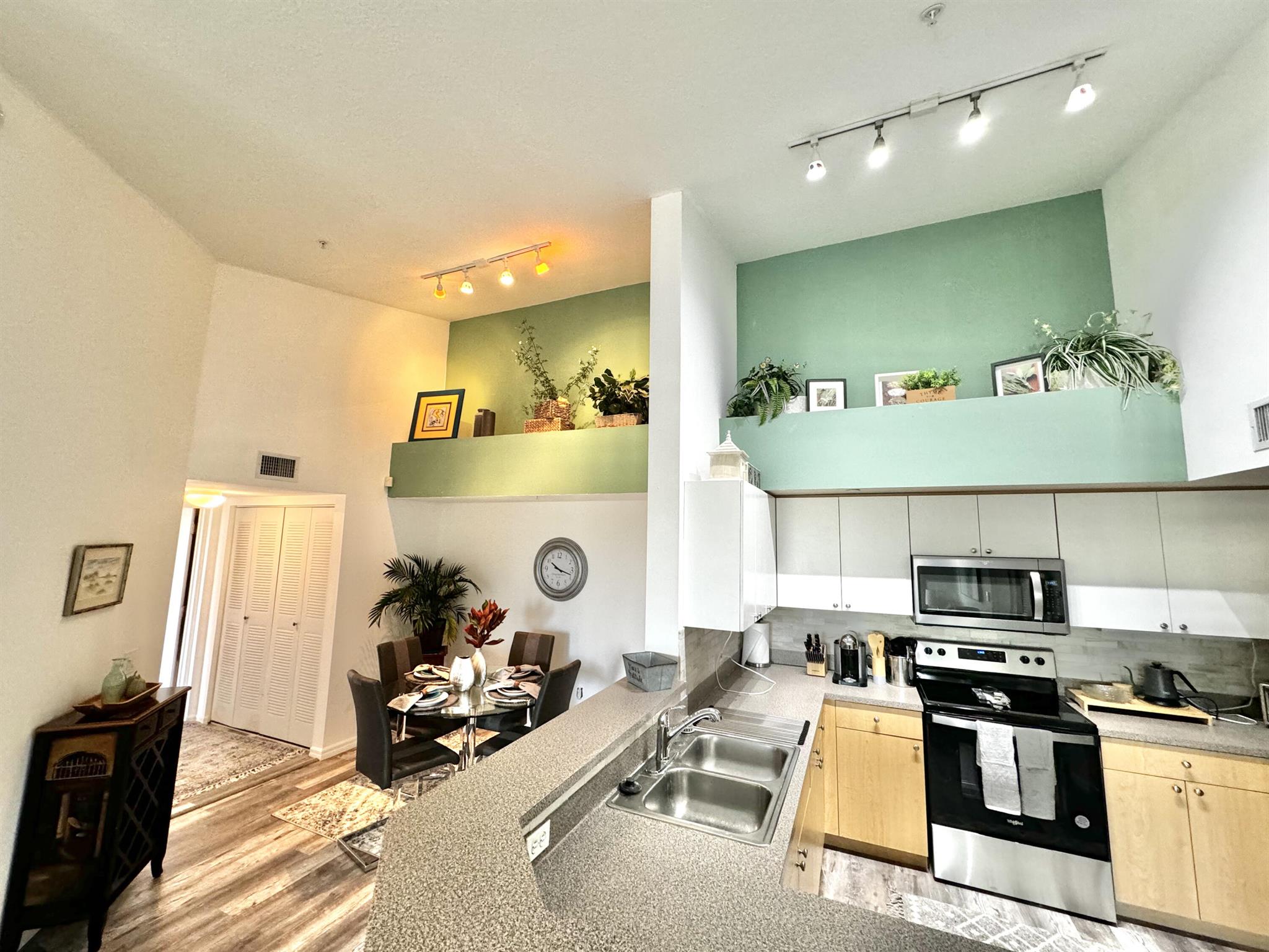 1119 Villa Circle