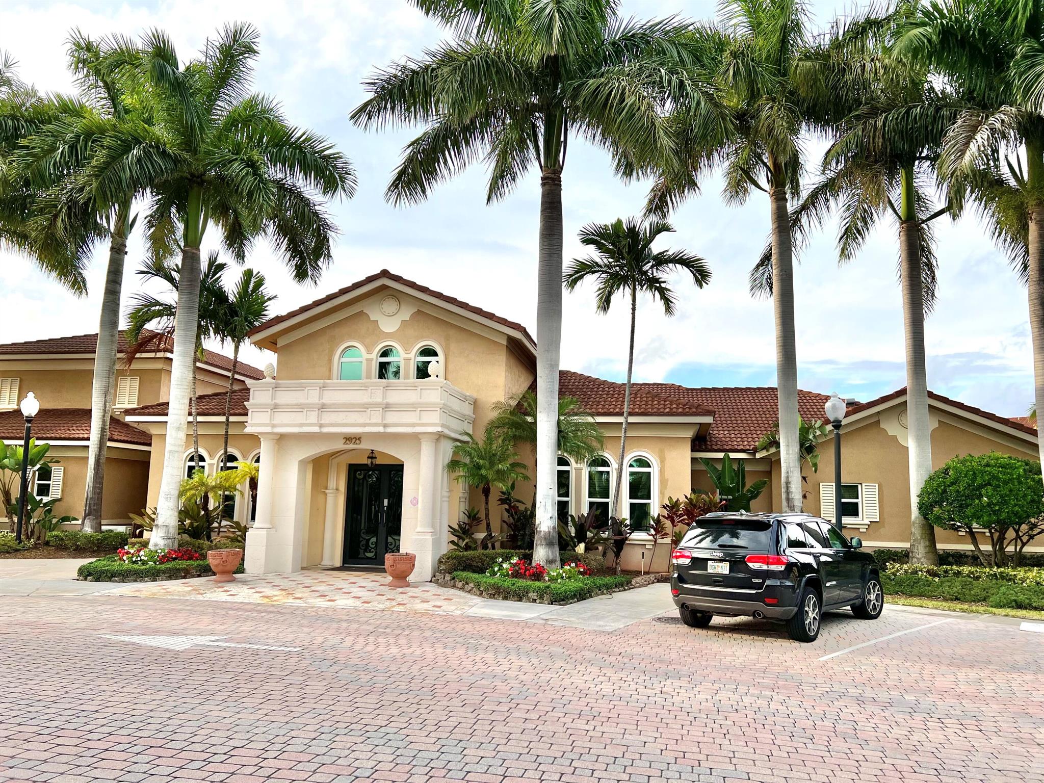 1119 Villa Circle