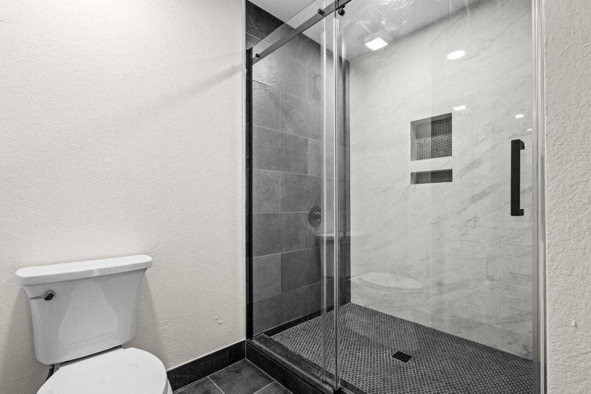 1825 Palm Cove Boulevard 7-307