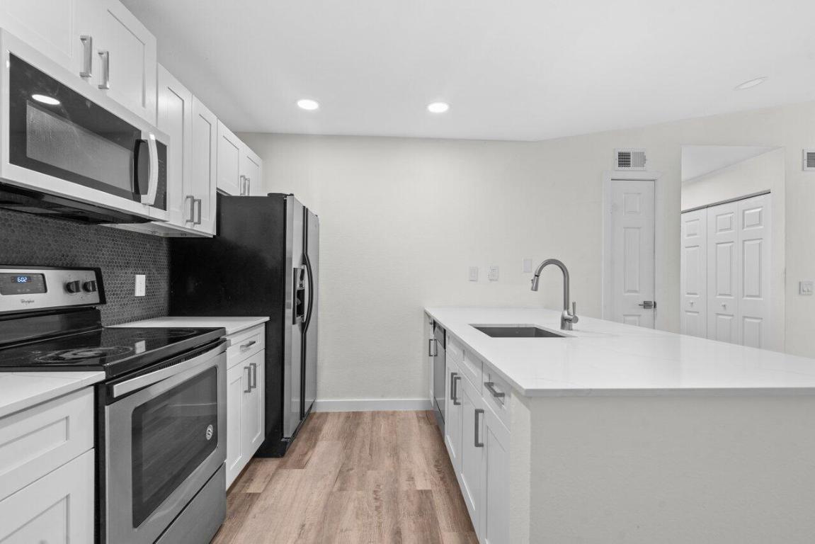 1825 Palm Cove Boulevard 7-307