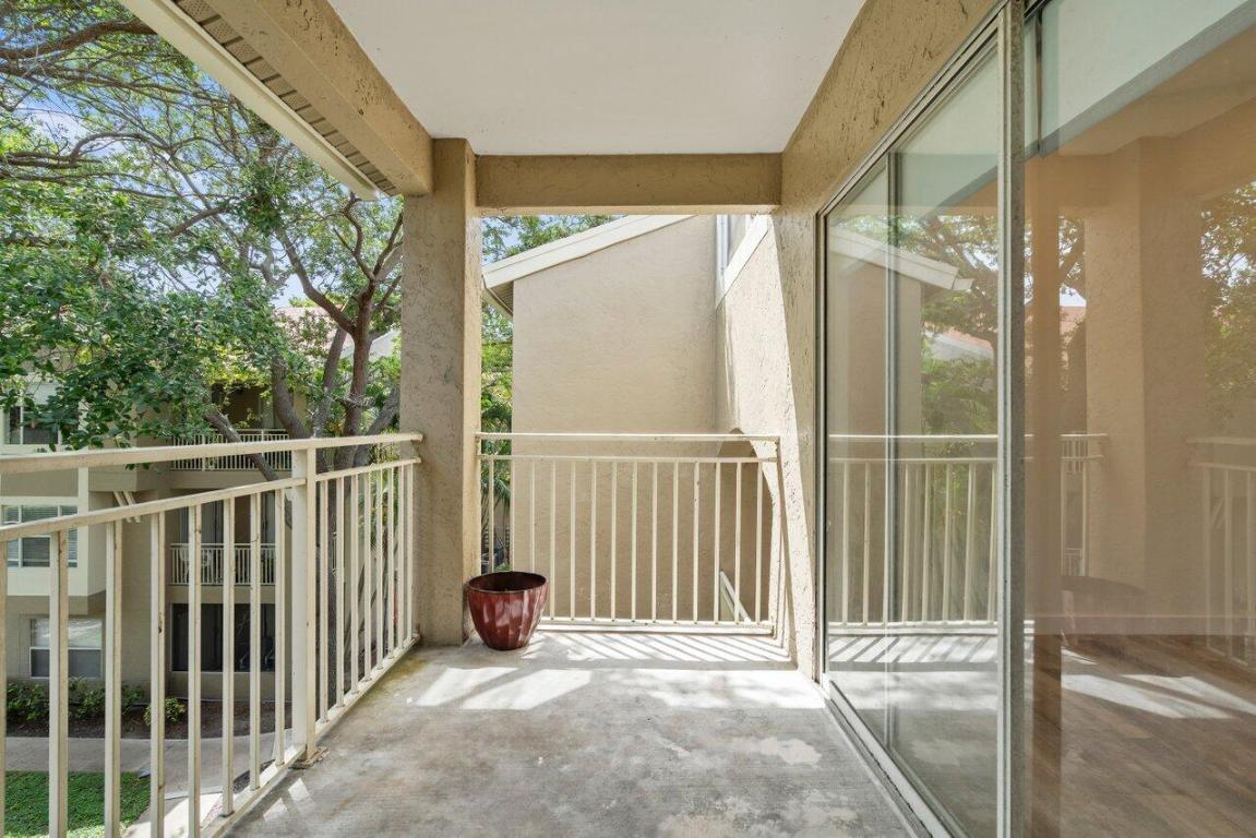 1825 Palm Cove Boulevard 7-307