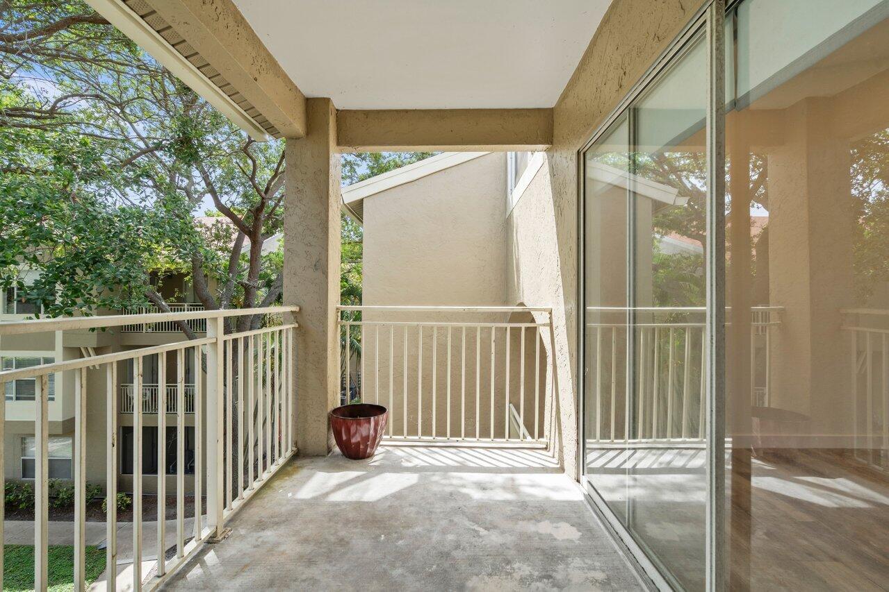 1825 Palm Cove Boulevard 7-307