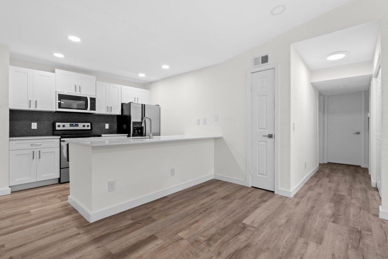 1825 Palm Cove Boulevard 7-307