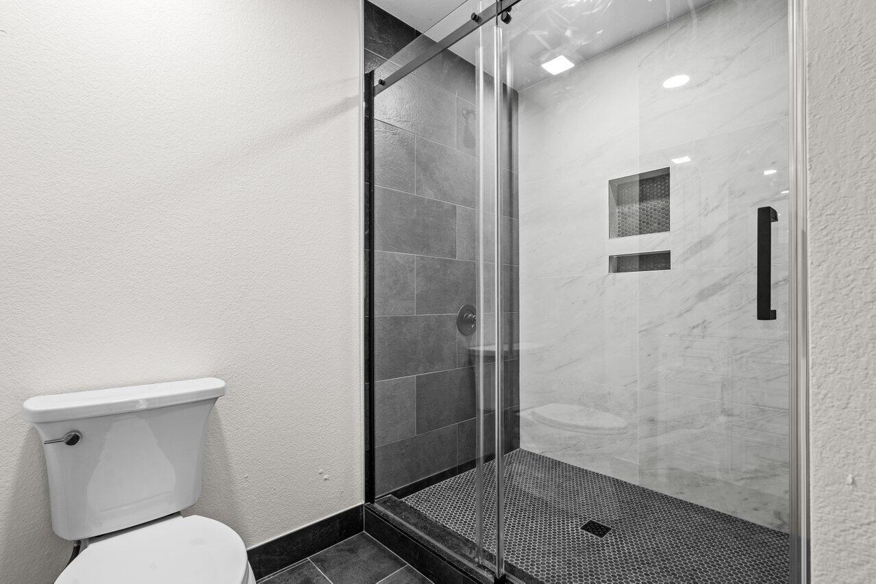 1825 Palm Cove Boulevard 7-307