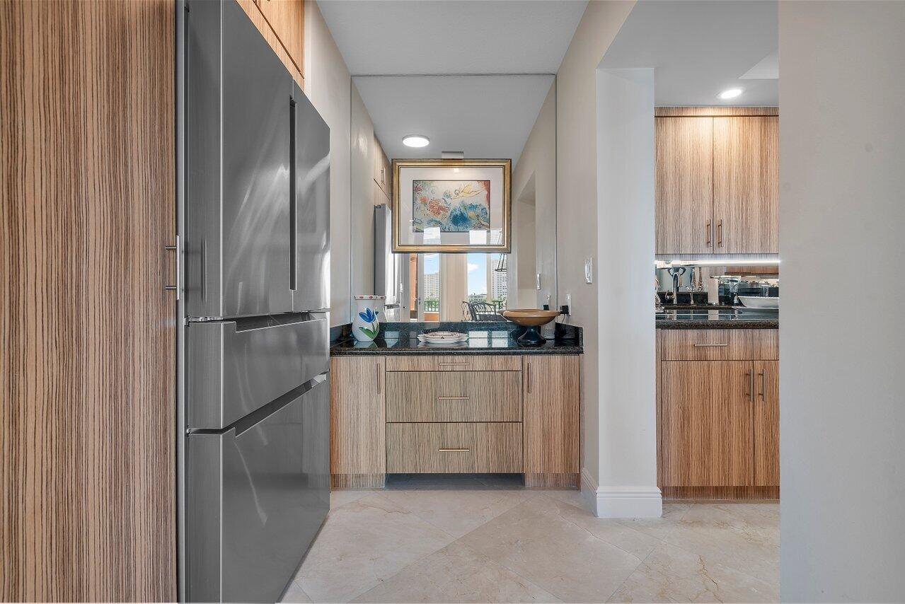 140 SE 5th Avenue 350