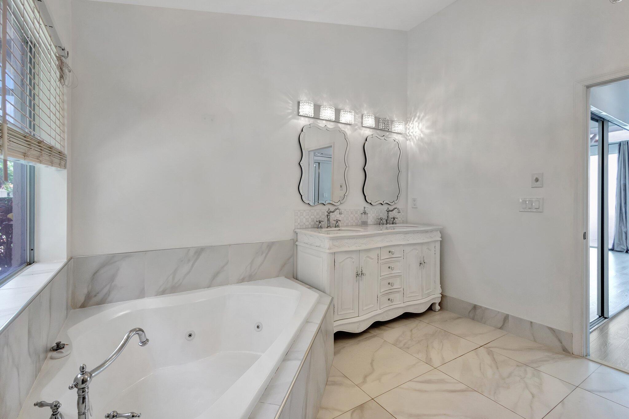 3807 Candlewood Court Court