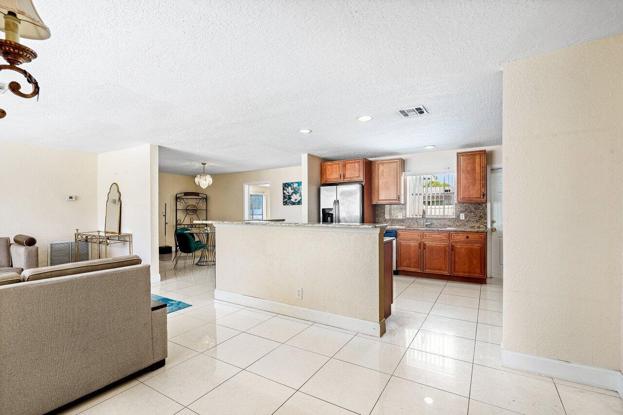 1209 N Australian Avenue