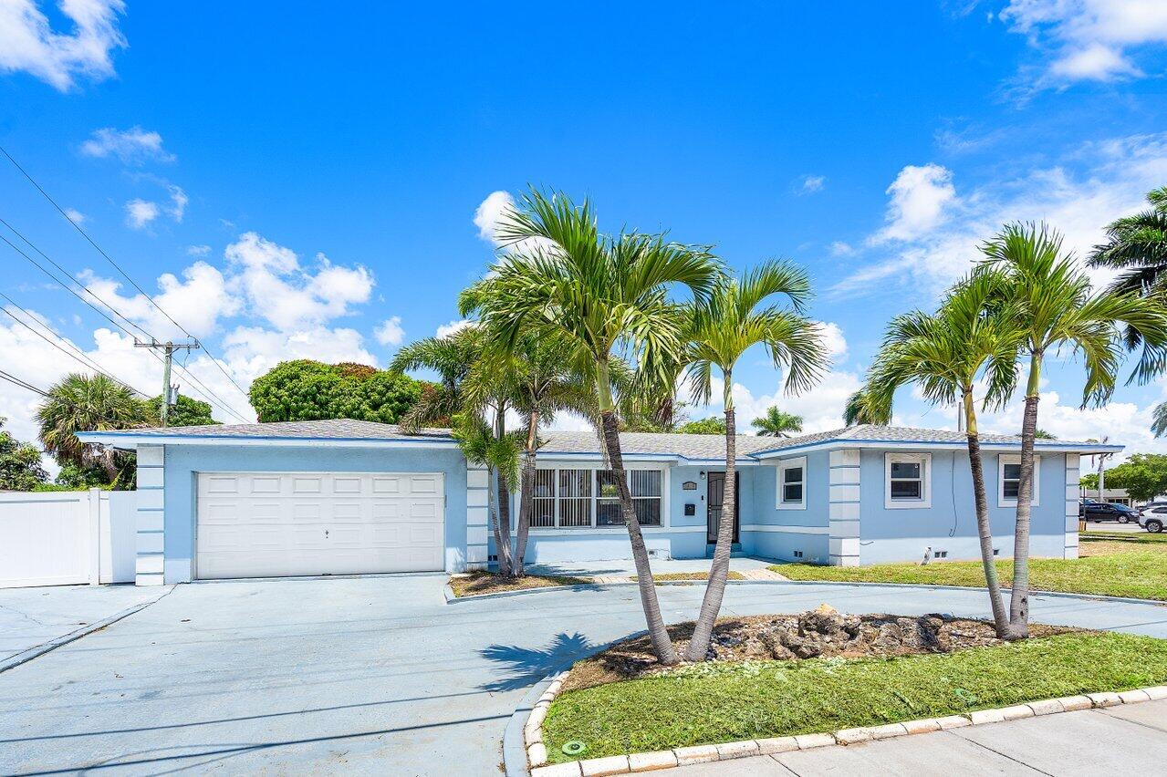 1209 N Australian Avenue