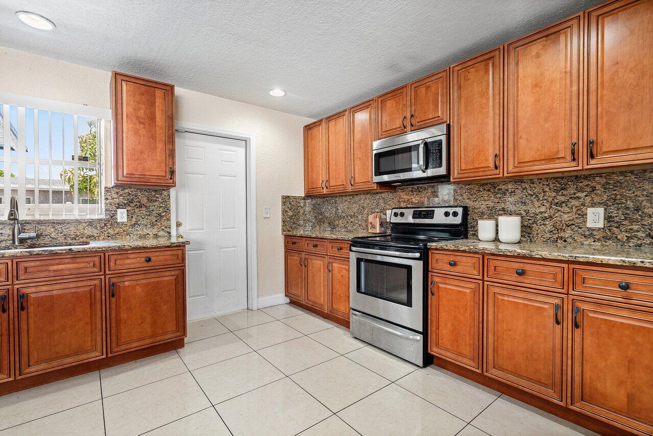 1209 N Australian Avenue