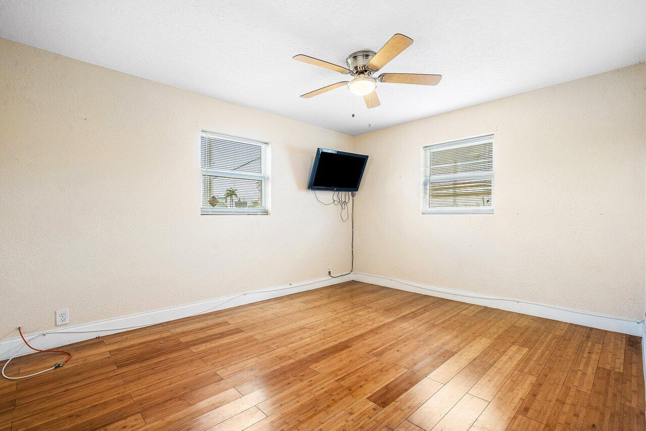 1209 N Australian Avenue