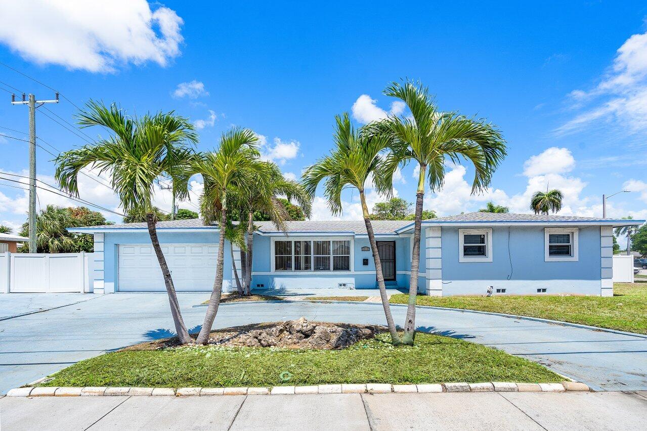 1209 N Australian Avenue