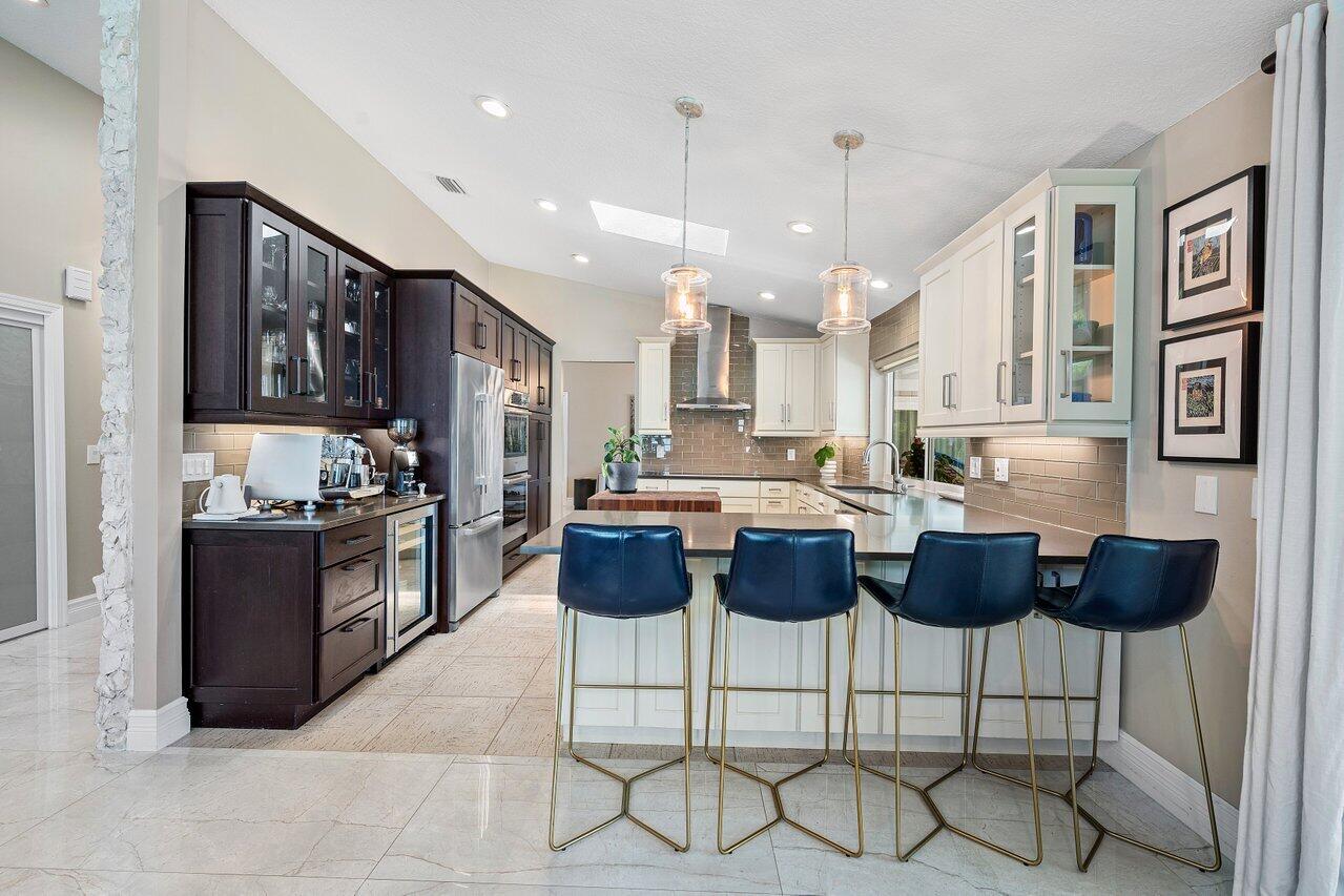 3127 Lakeview Drive