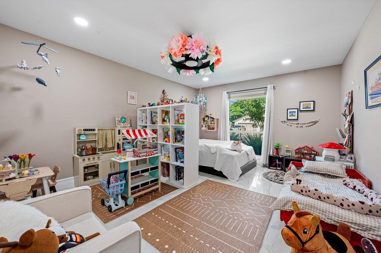 3127 Lakeview Drive