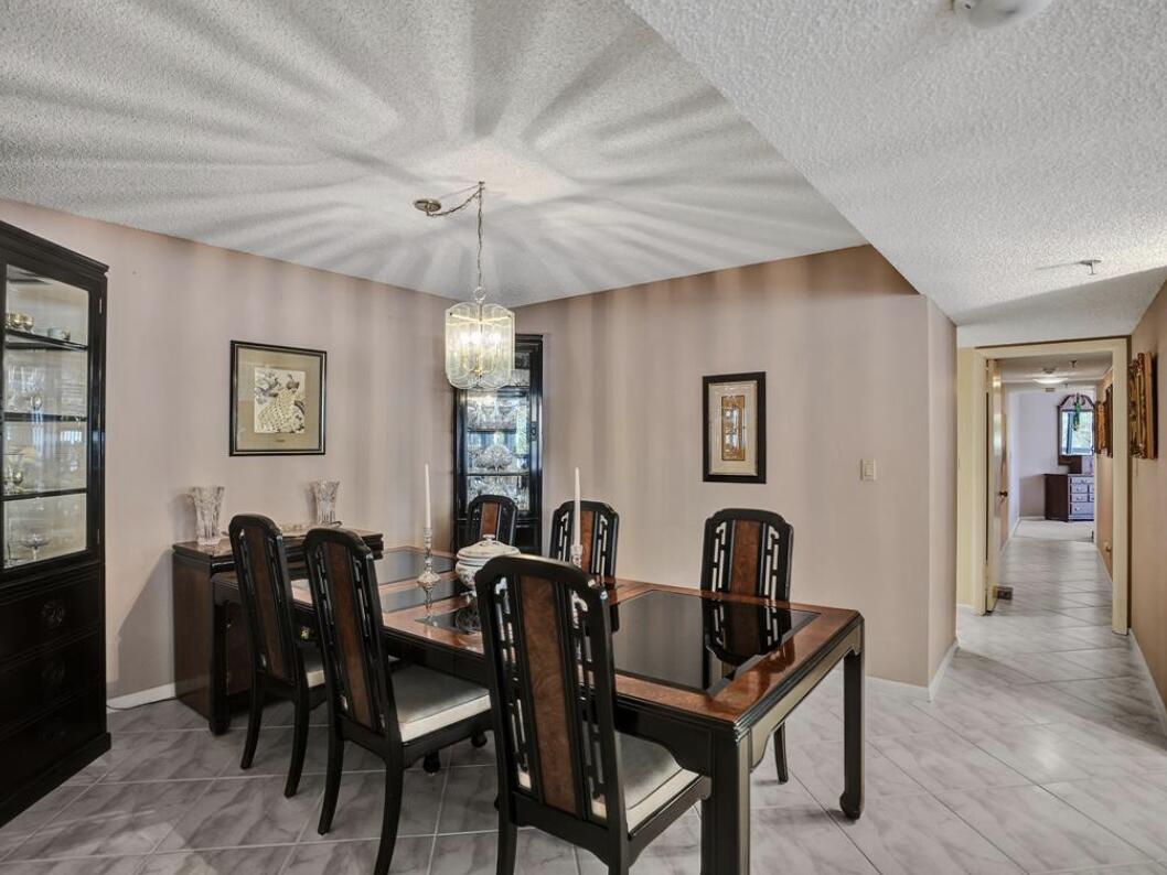 1155 Hillsboro Mile 303