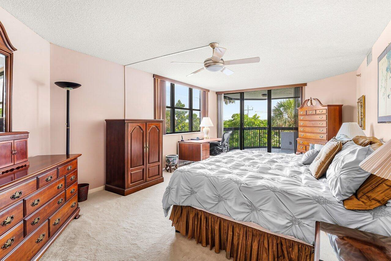 1155 Hillsboro Mile 303