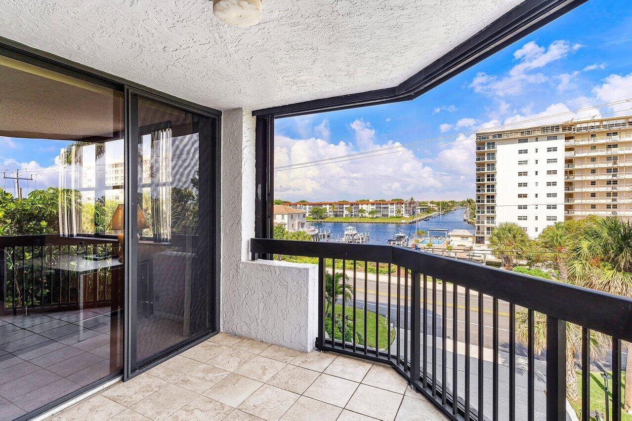 1155 Hillsboro Mile 303