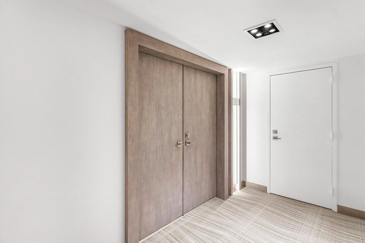 1155 Hillsboro Mile 303