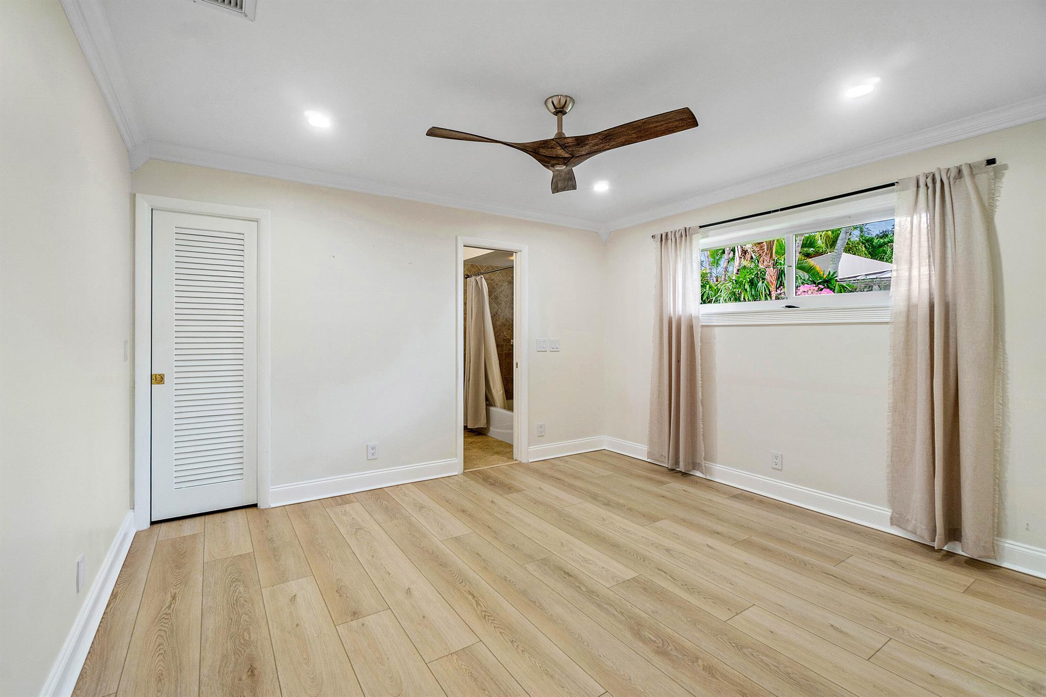 7652 Palm Road