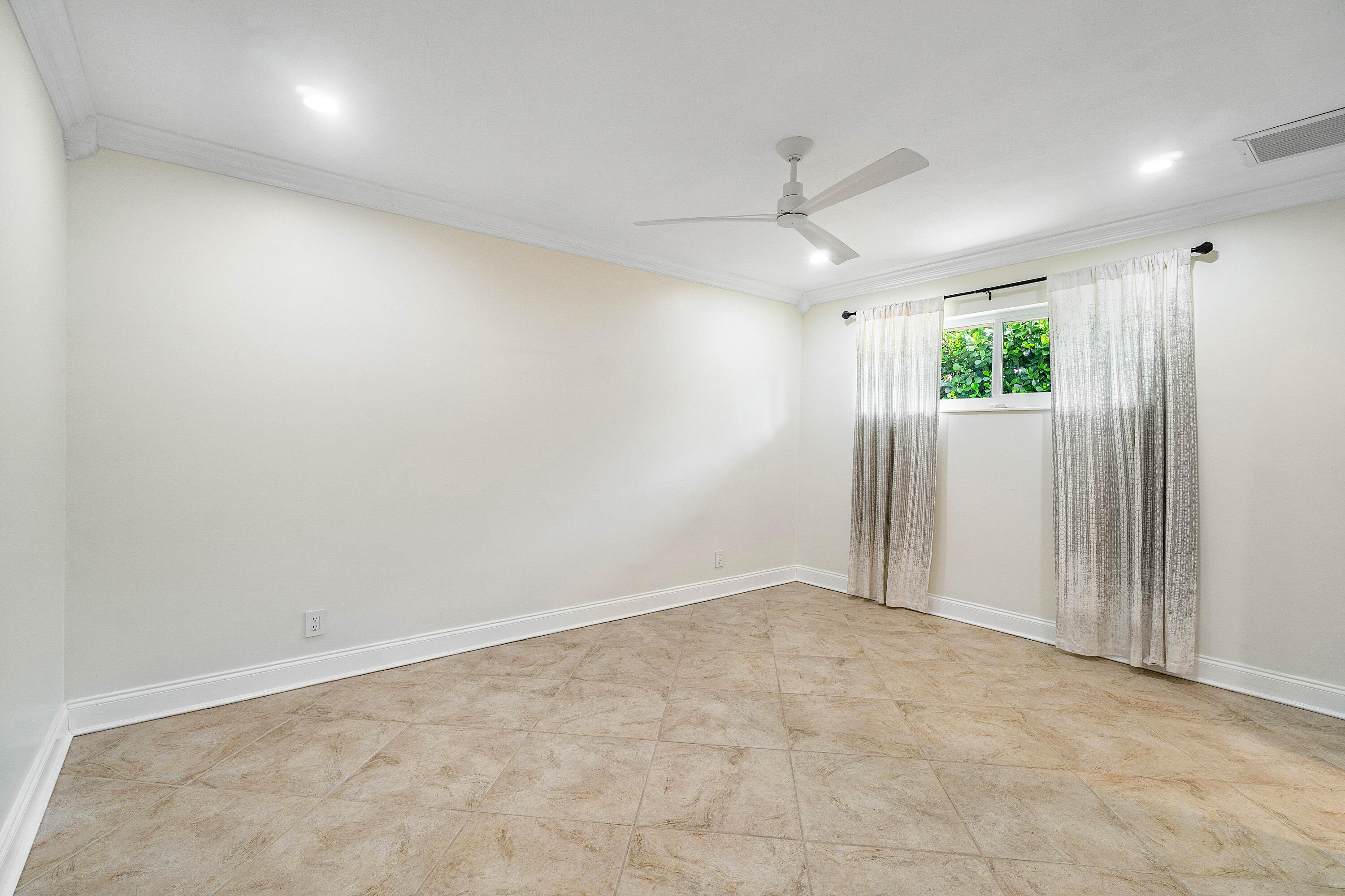 7652 Palm Road
