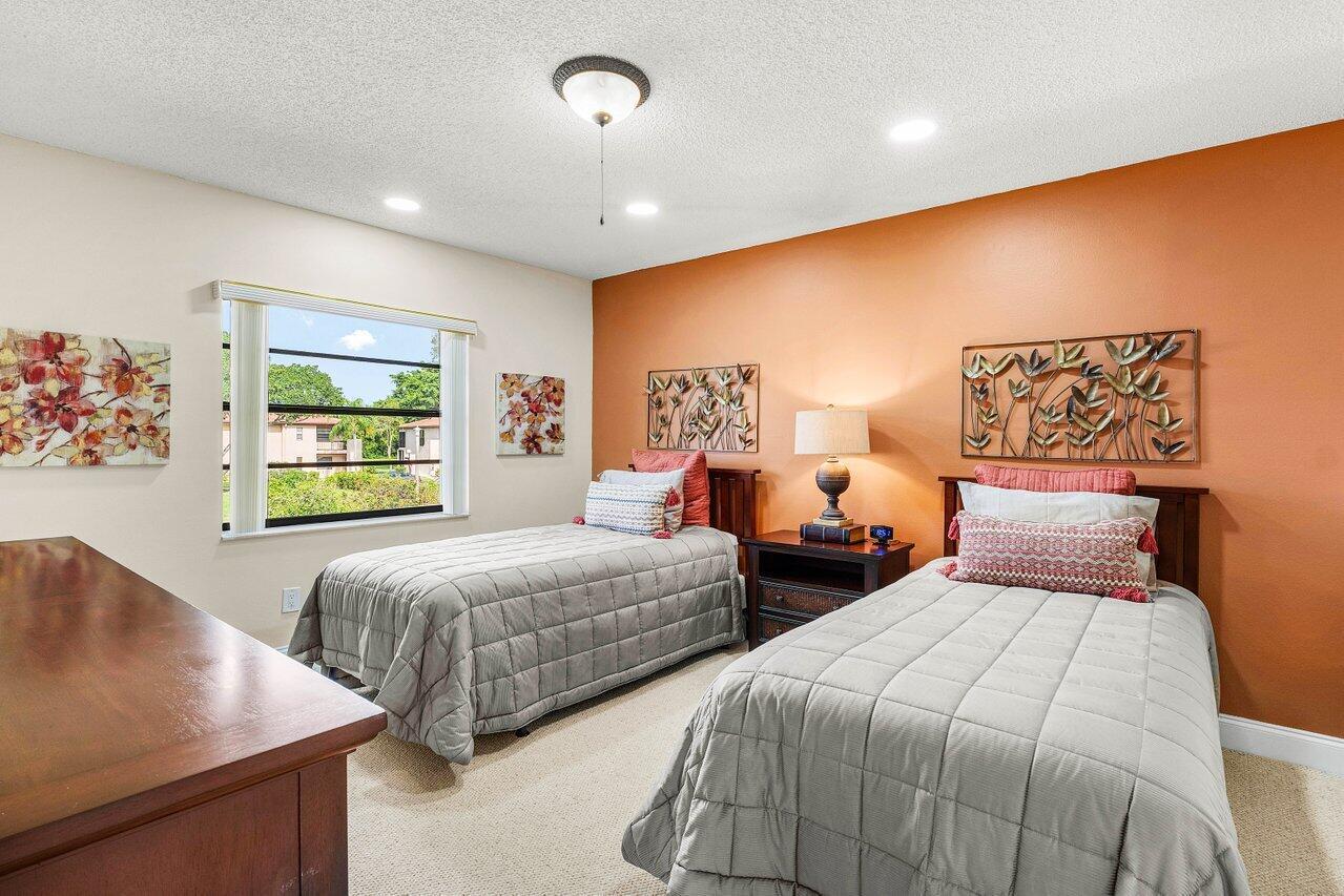 9283 Vista Del Lago L