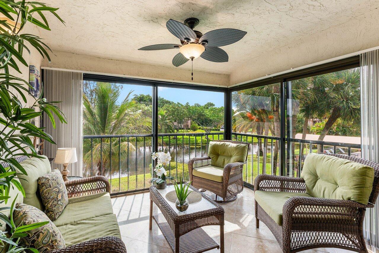 9283 Vista Del Lago L