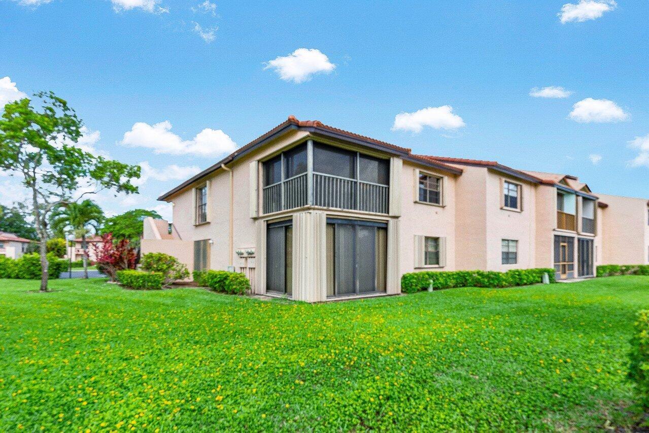 9283 Vista Del Lago L