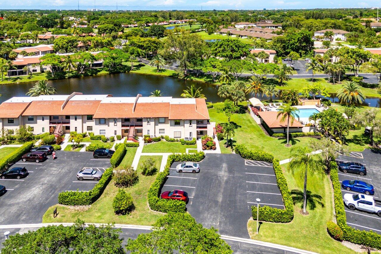 9283 Vista Del Lago L