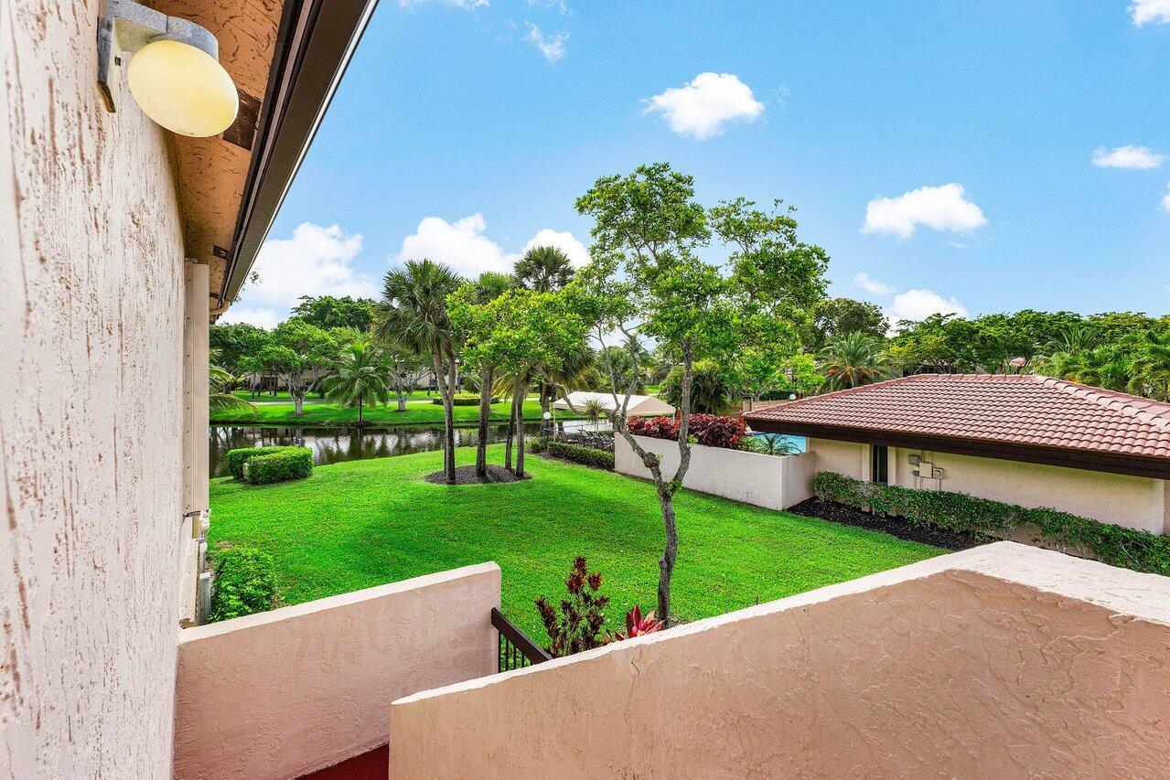 9283 Vista Del Lago L