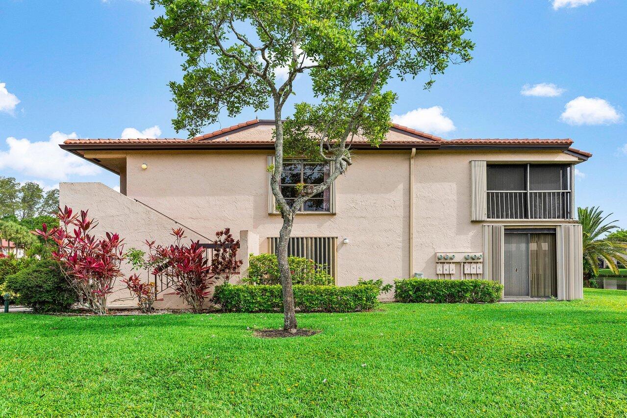 9283 Vista Del Lago L