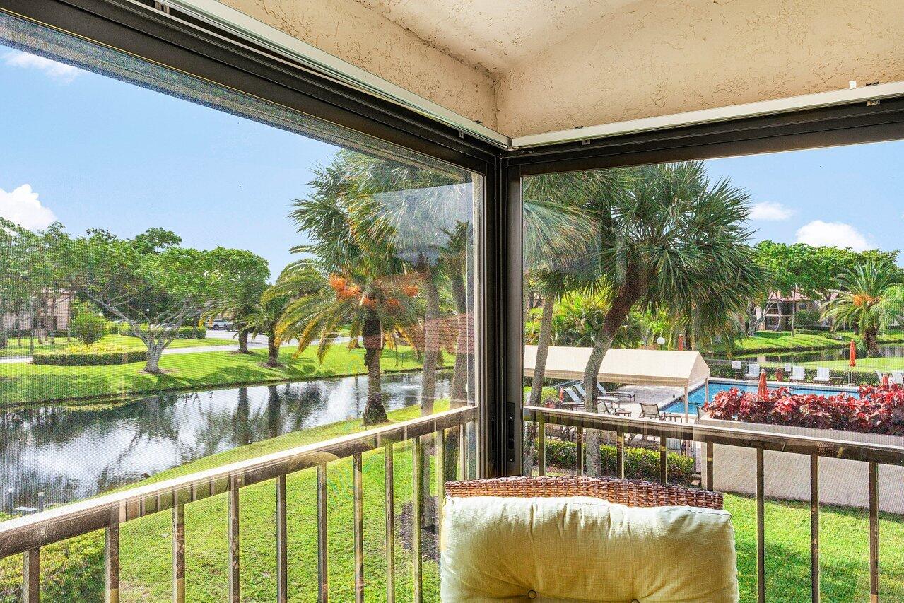 9283 Vista Del Lago L