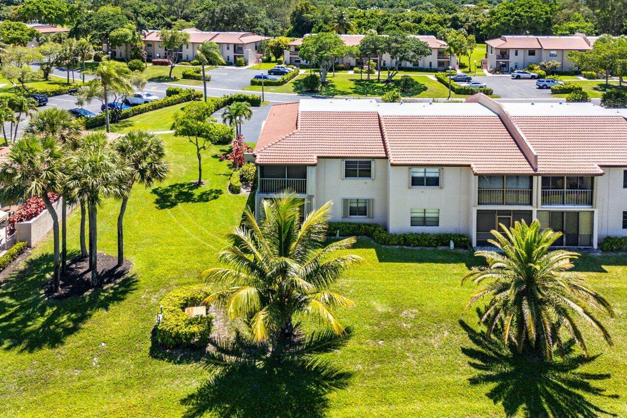 9283 Vista Del Lago L