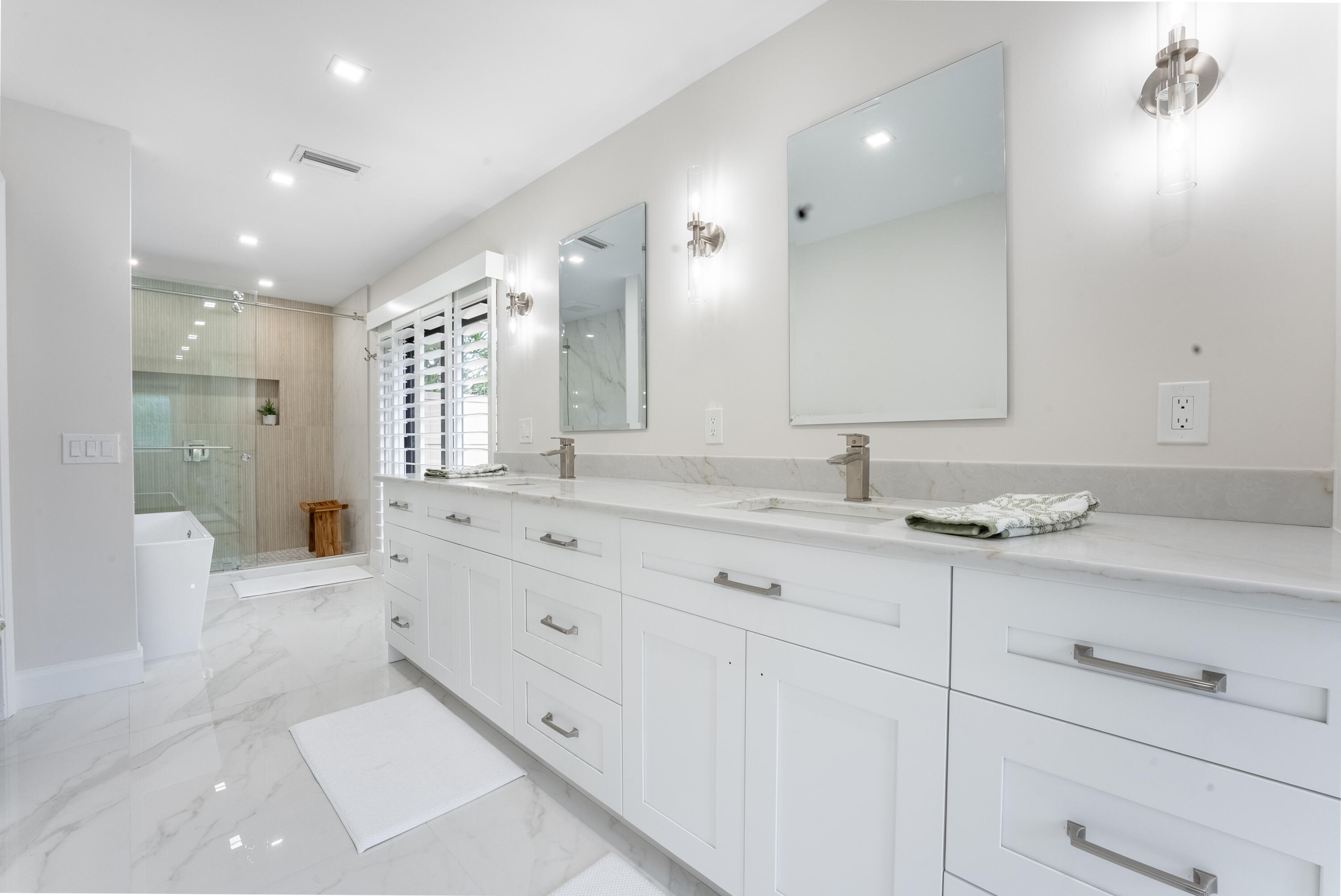 11740 Island Lakes Lane