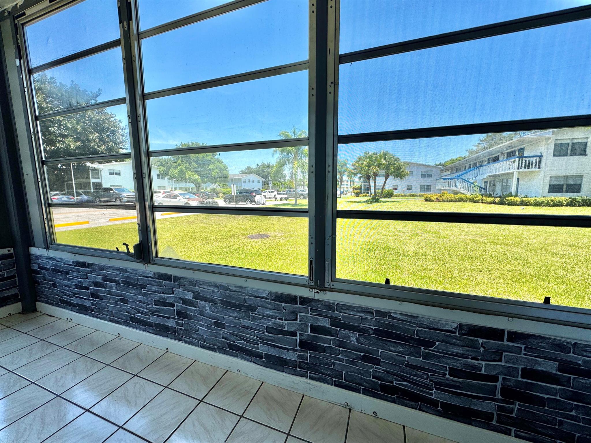 249 Newport P 249
