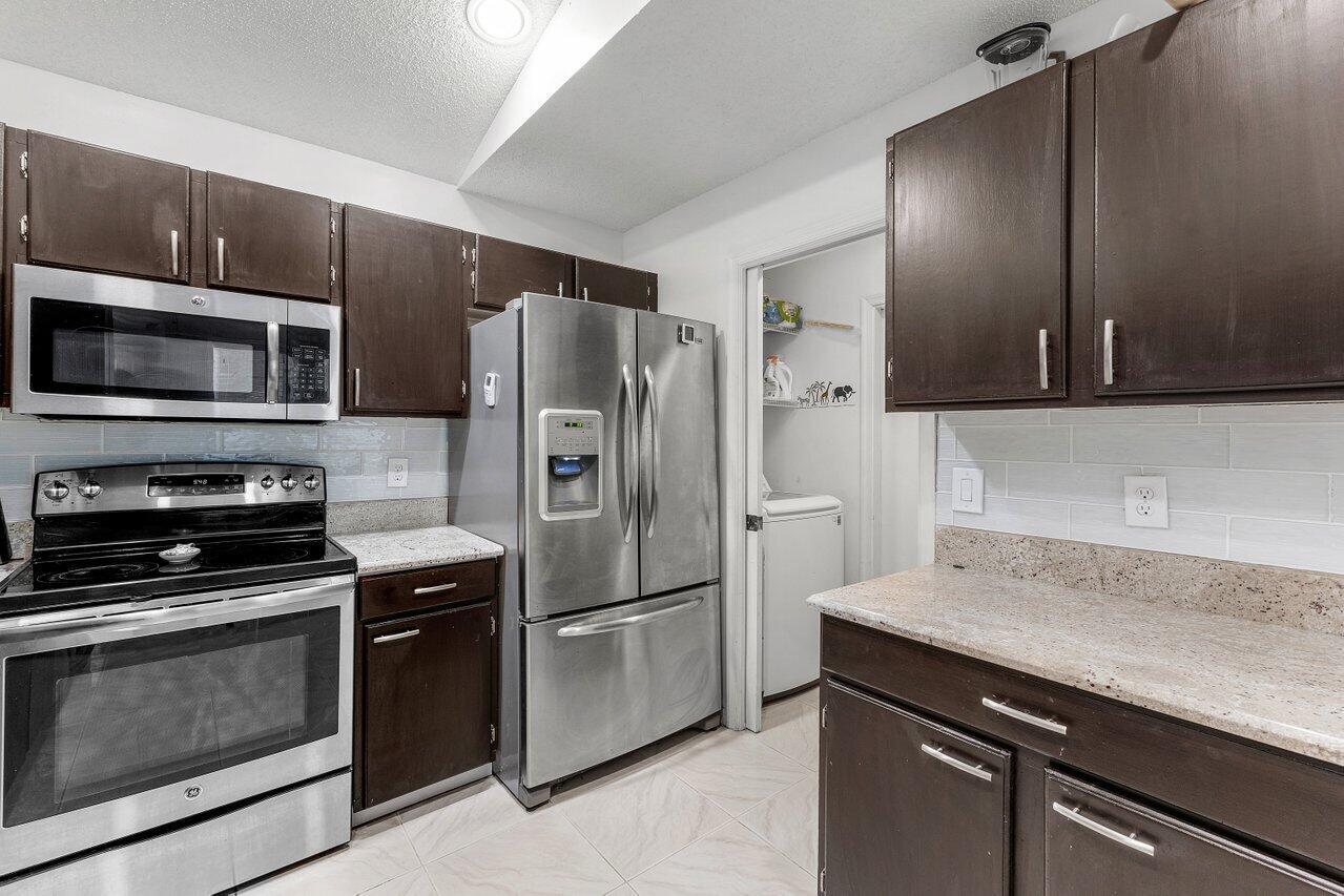 7782 Stirling Bridge Boulevard S