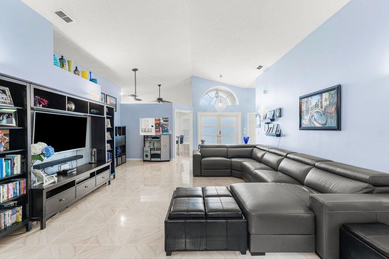 7782 Stirling Bridge Boulevard S