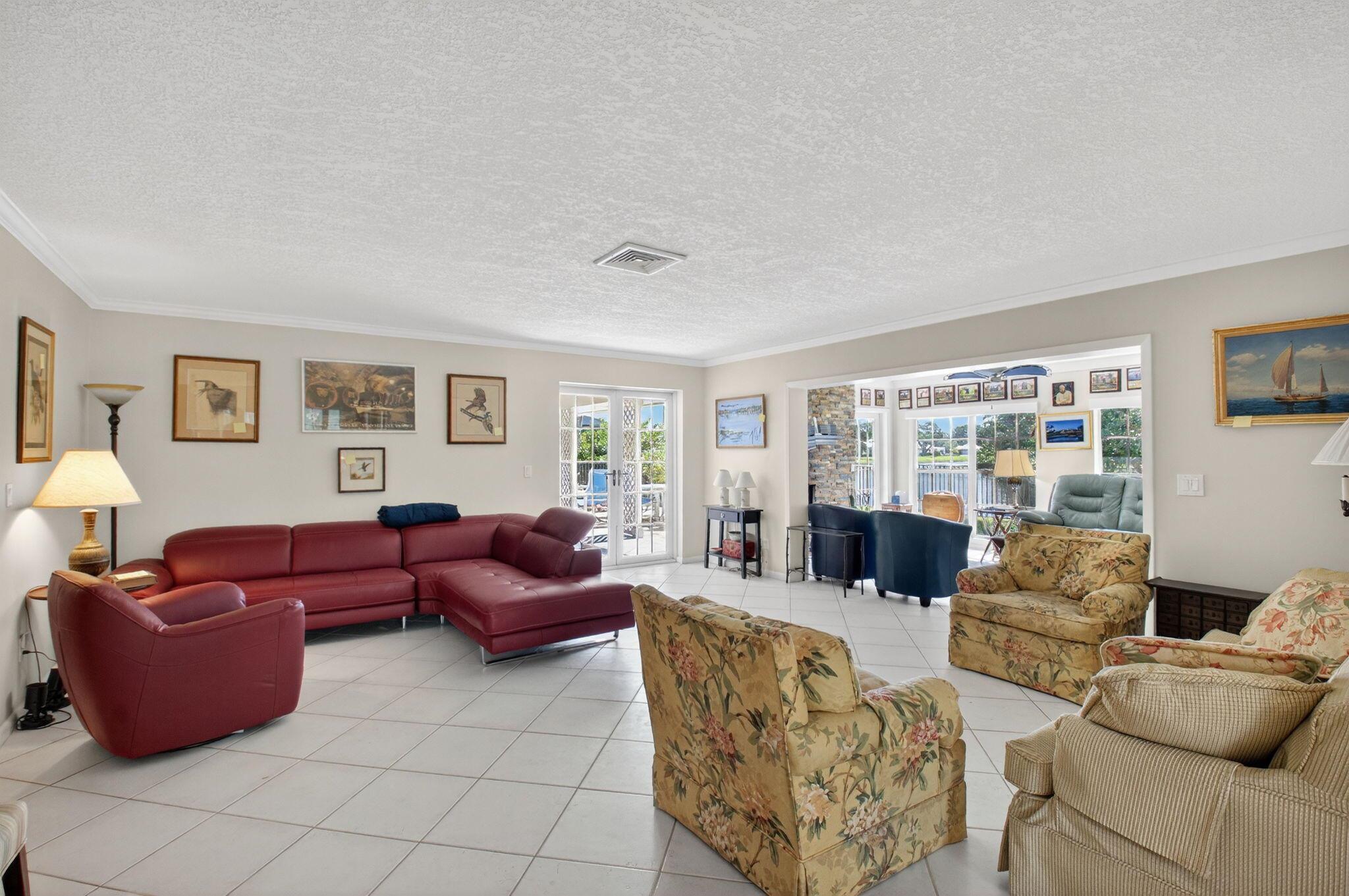 11814 N Lake Drive