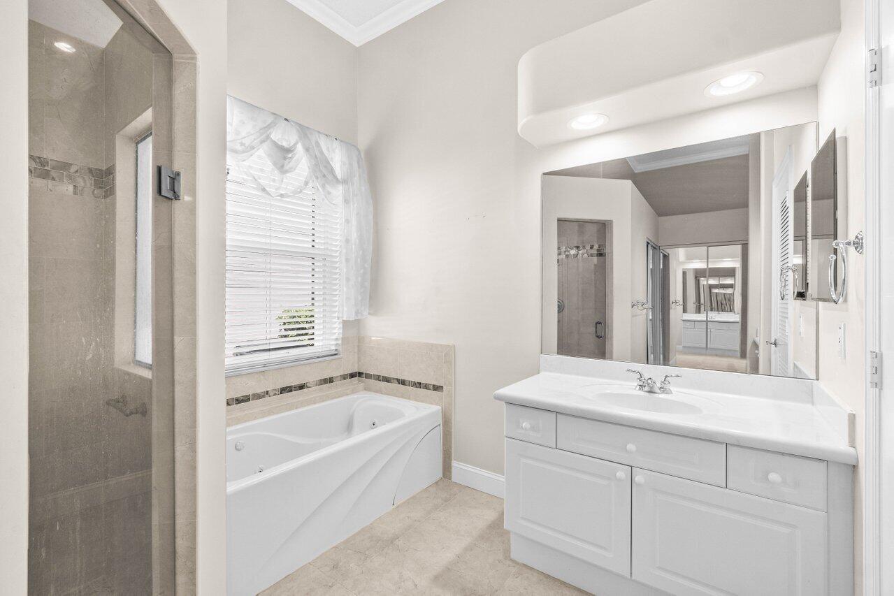 5946 Bay Hill Circle