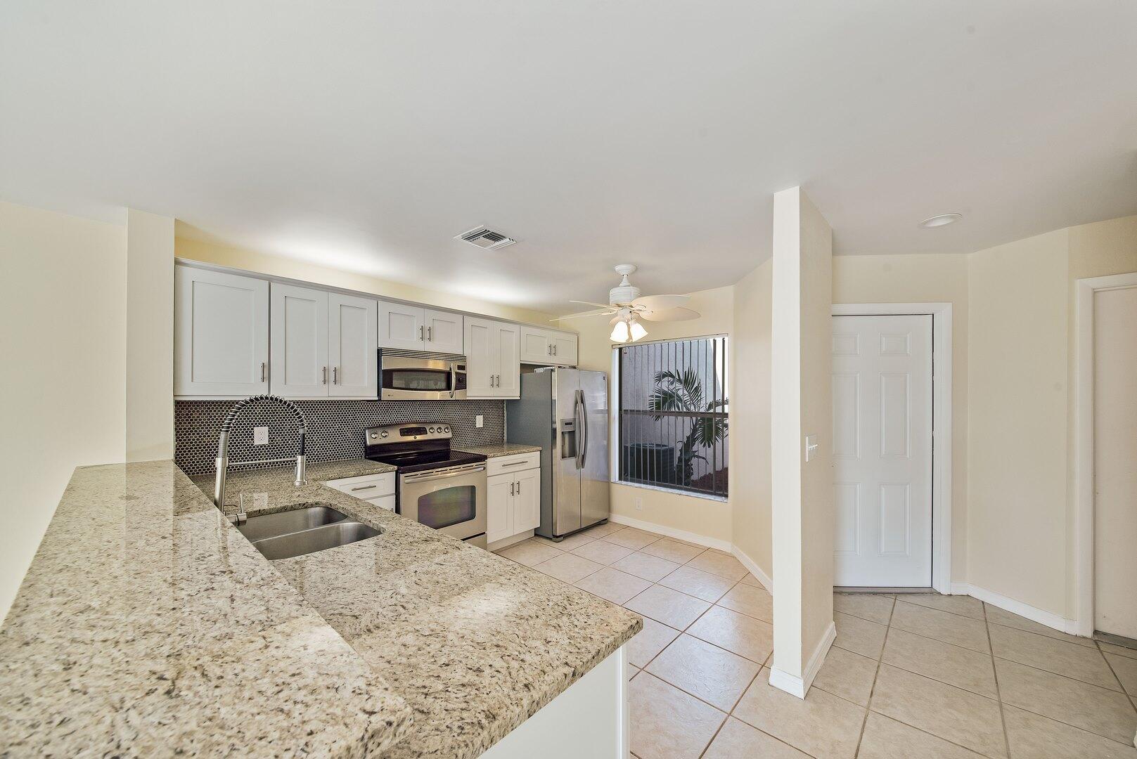 1132 W Lakes Drive, Deerfield Beach