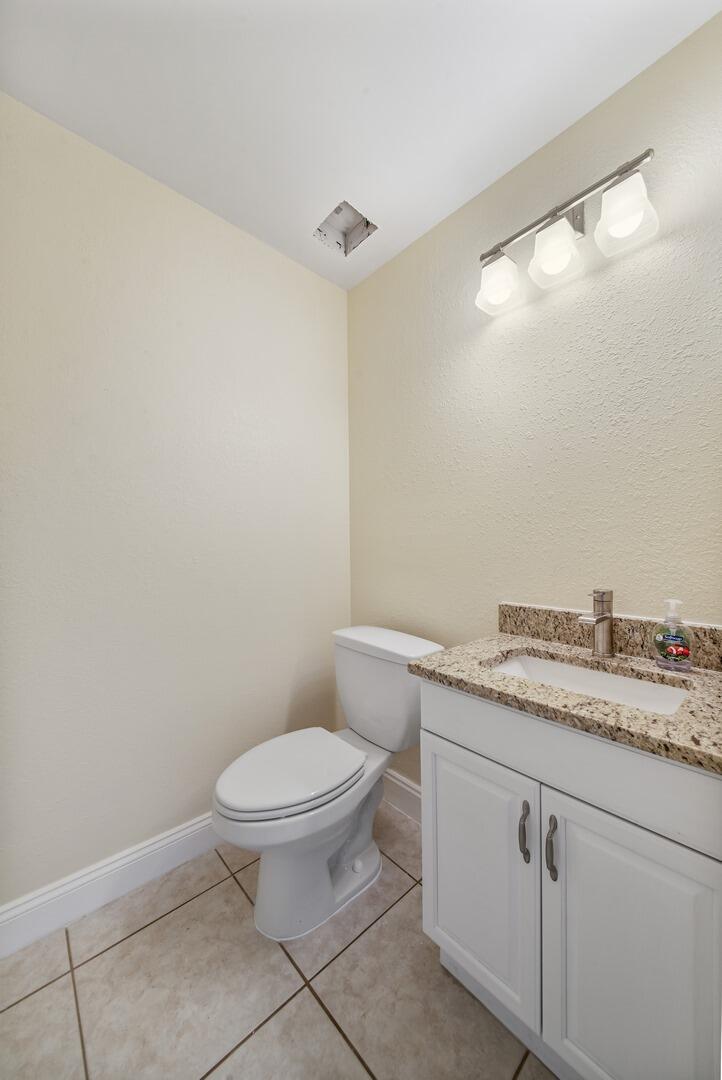 1132 W Lakes Drive, Deerfield Beach