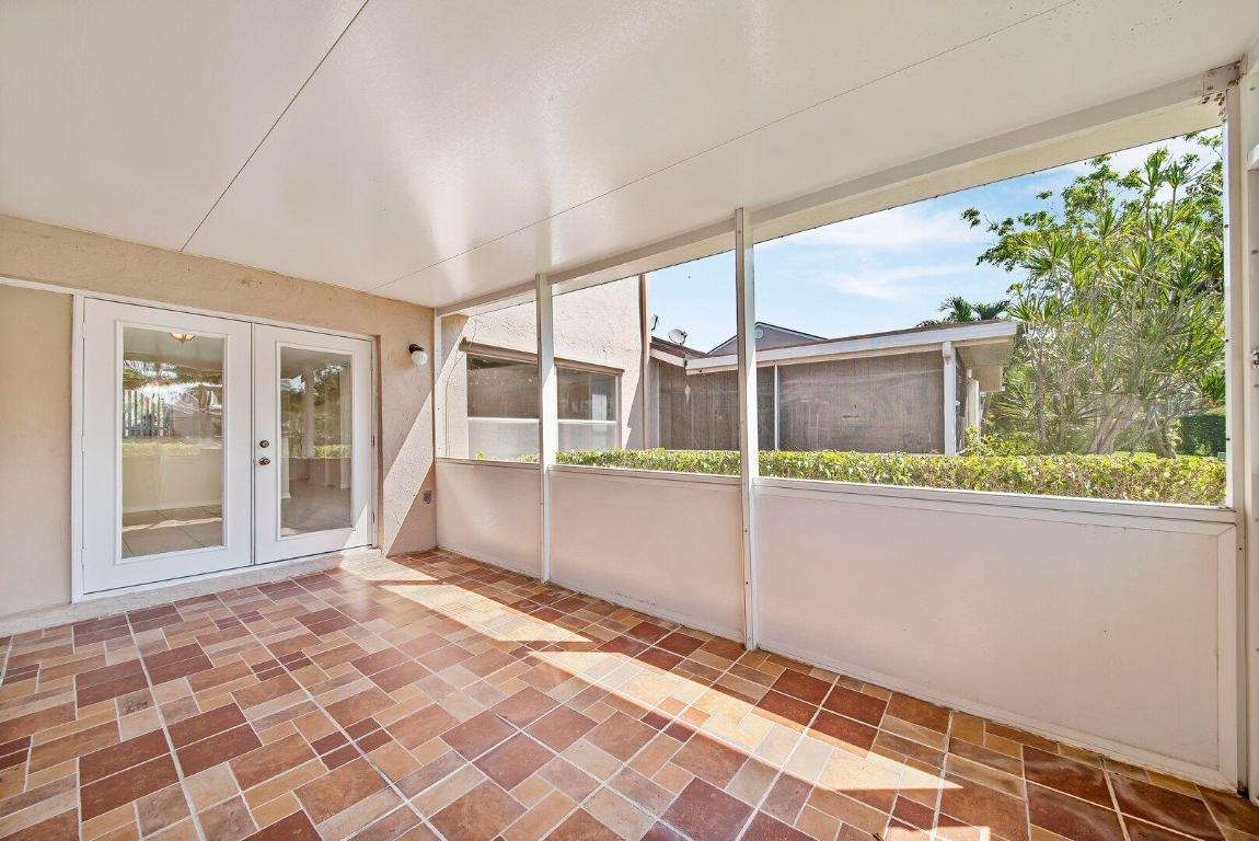 1132 W Lakes Drive, Deerfield Beach