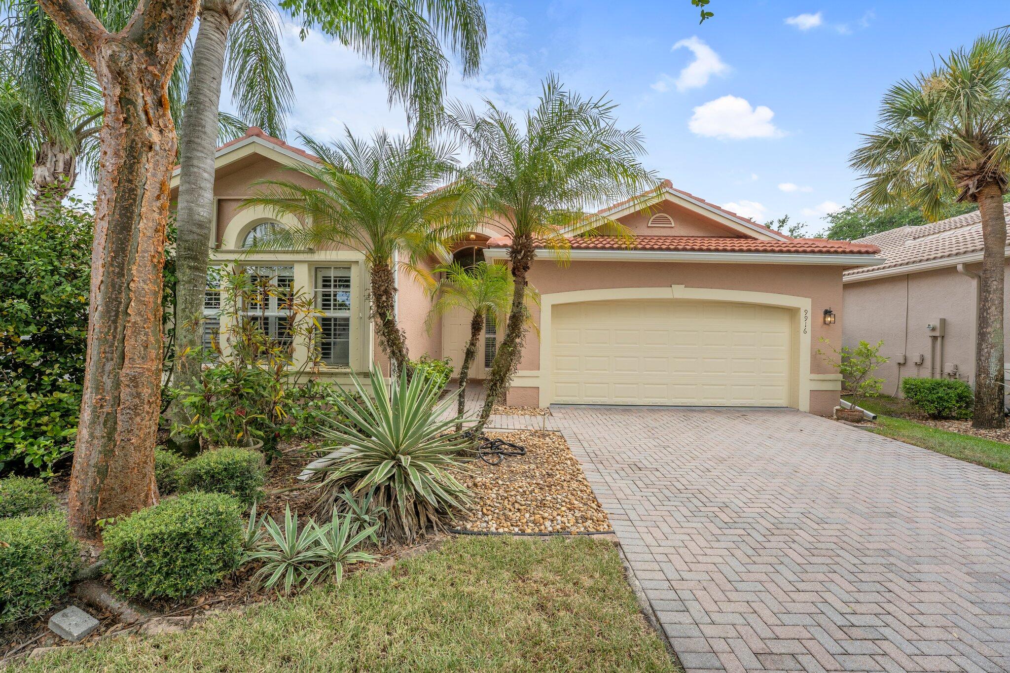 9916 E Tallyrand Drive, Lake Worth